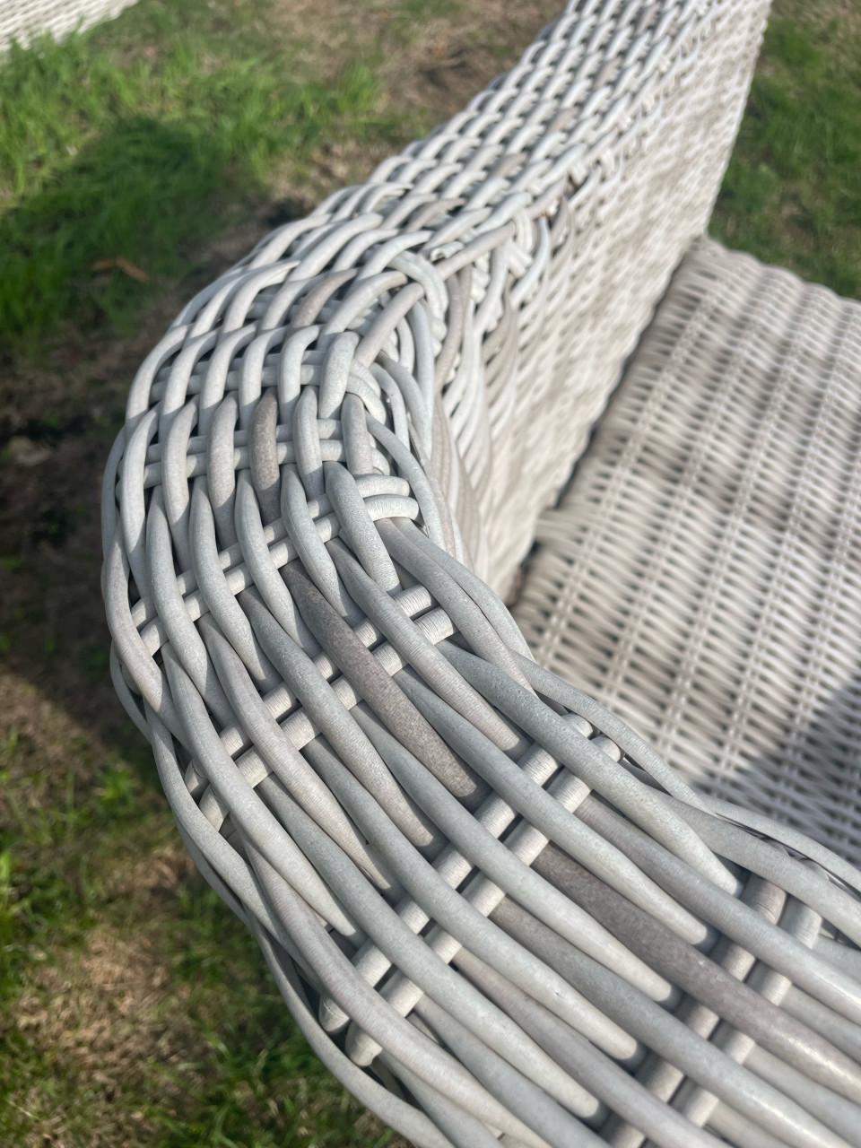 Wicker Tuinset. (Hoek)bank en stoel