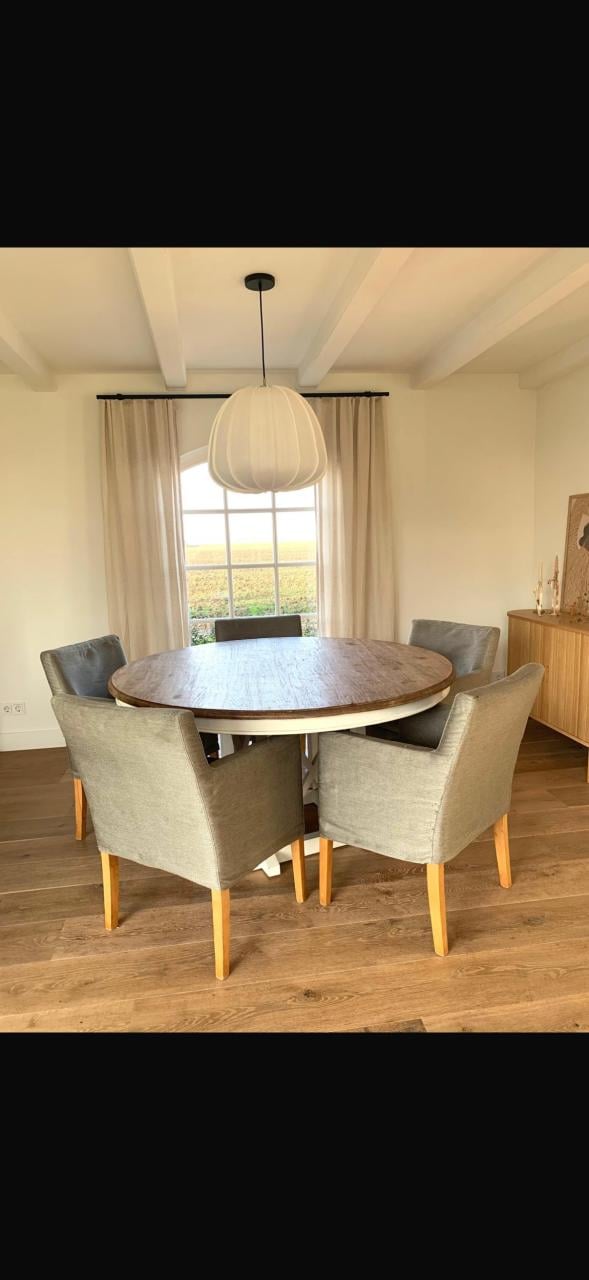 Eettafel met 6 stoelen