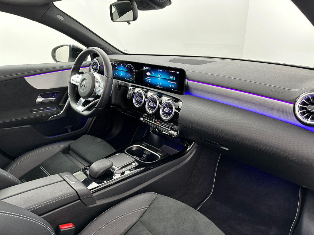 Mercedes-Benz A-Klasse 250 e amg pano sfeer camera night pakket