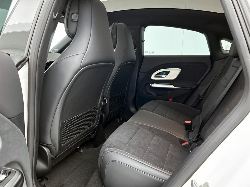 Mercedes-Benz Cla 250+ launch edition 85 kwh | trekhaak | panoramadak | mem