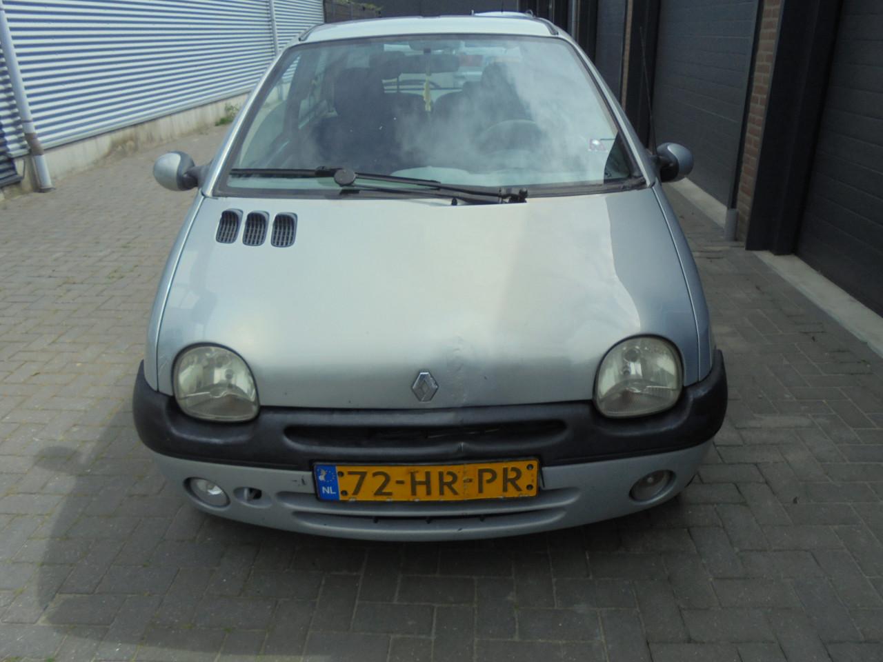 Twingo HET BETREFT EEN ZO MEENEEM AUTO !!!! oerdegelijke 1.2 motor € 450