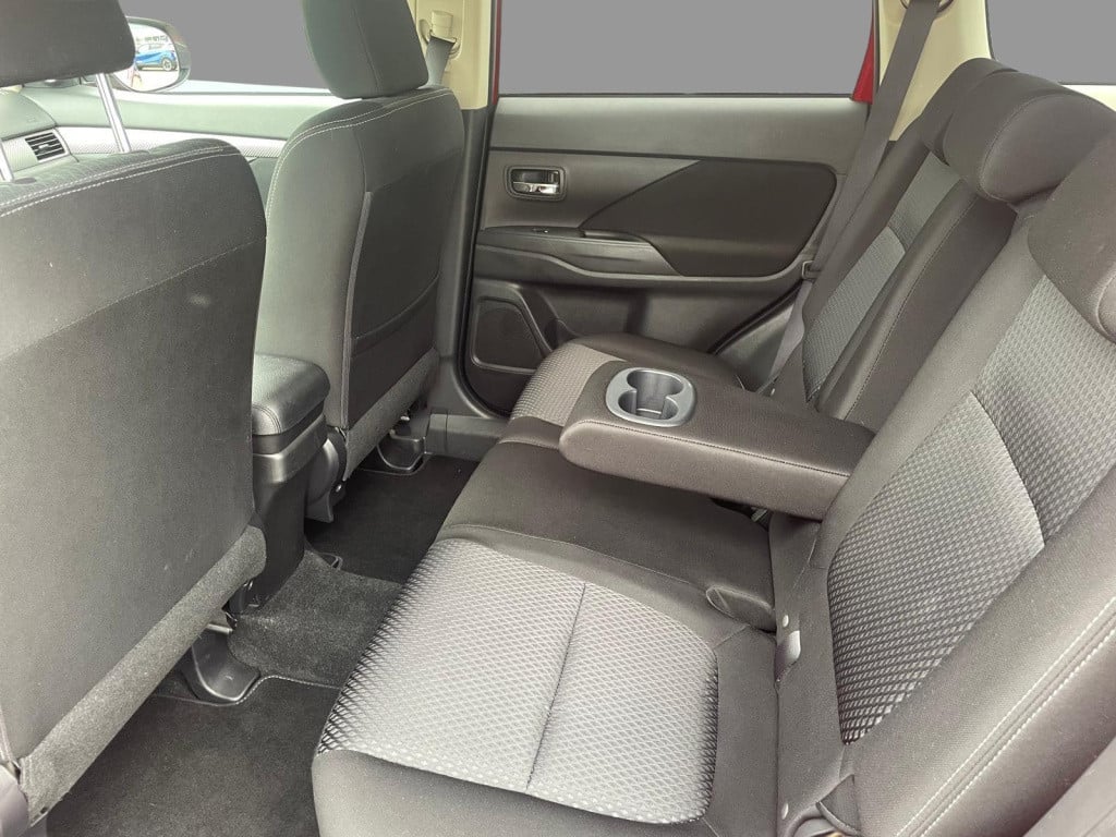 Mitsubishi Outlander 2.0 connect pro