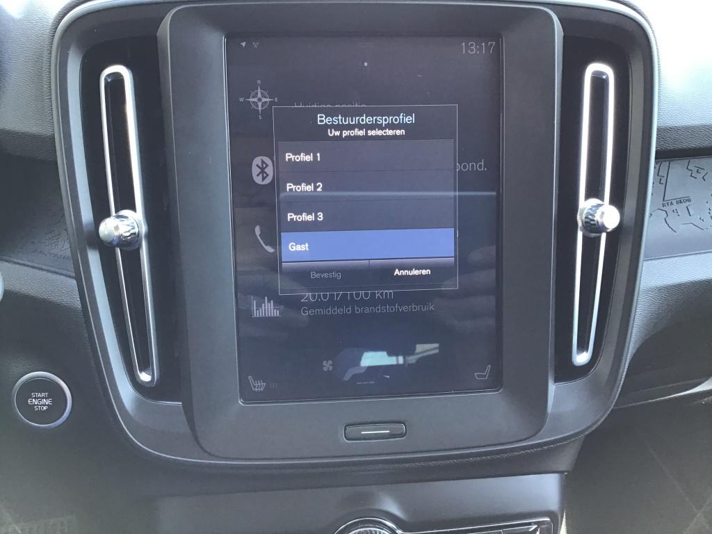 Volvo XC40 t4 190pk aut. momentum nieuwstaat i parkassist i navigatie i cru