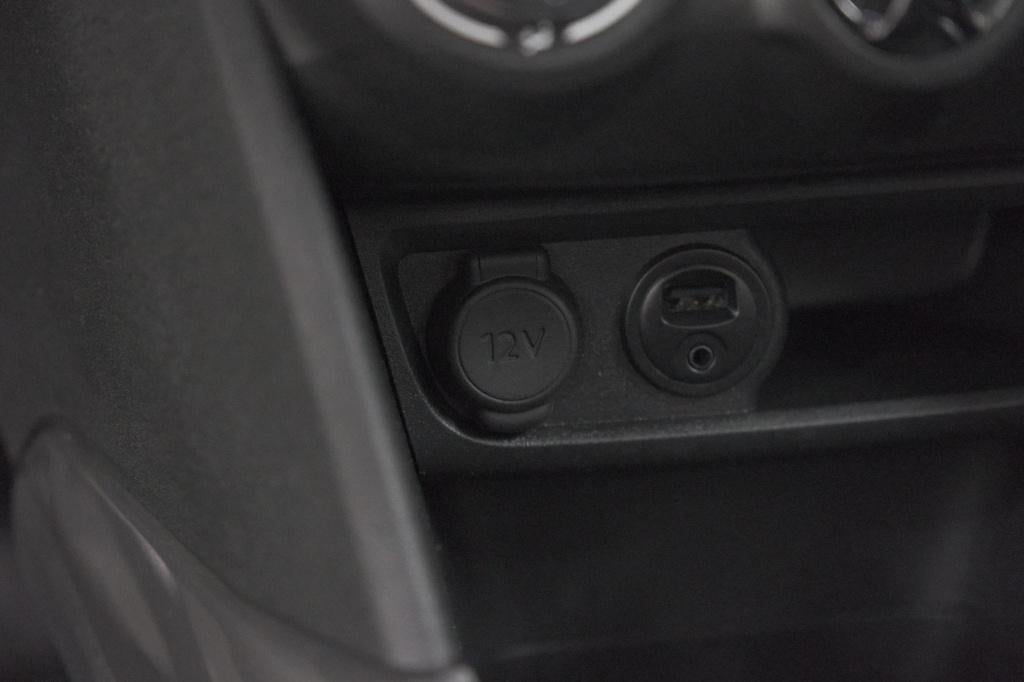 Peugeot 2008 puretech 110 blue lion | trekhaak | apple carplay | panoramada