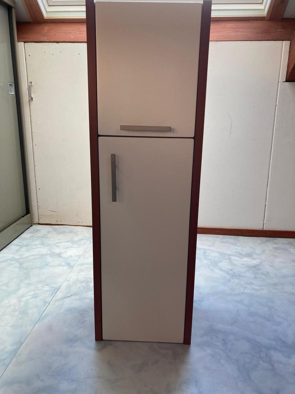 Badkamerkastjes-2 stuks- in goede staat.