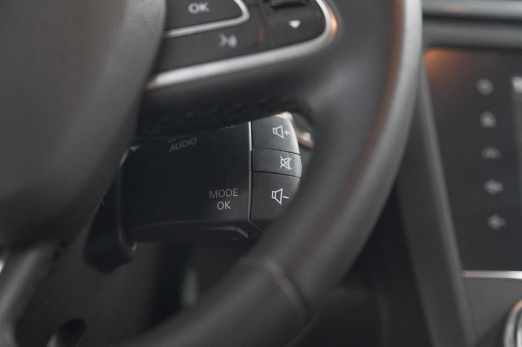 Renault Kadjar tce 140 edc limited | camera | dodehoekdetectie | apple carp