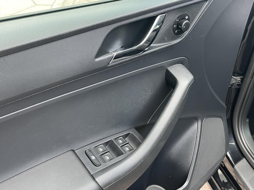 Skoda Rapid 1.2 tsi 66kw hatchback h5 edition