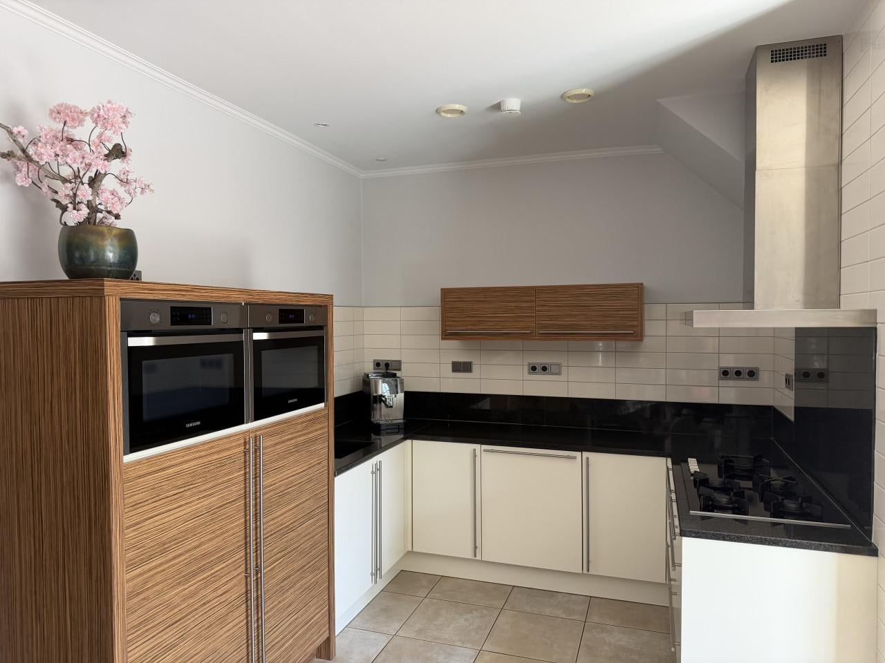 Keuken te koop (U-Vorm) met 7 apparaten