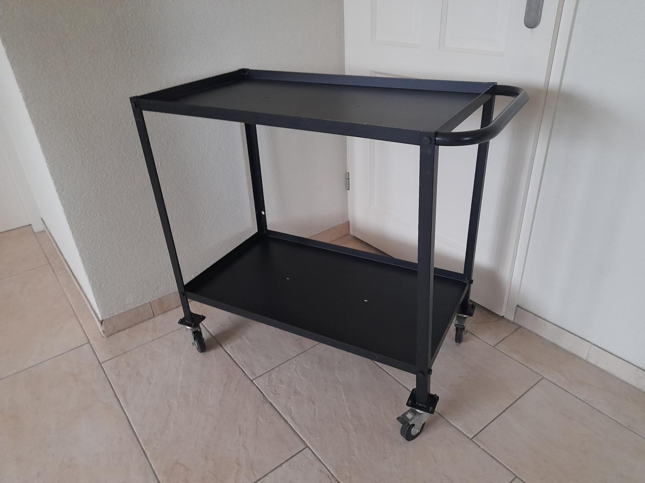 Zwarte Trolley / serveerwagen (in goede nette staat ) 89 x 45 x 82H