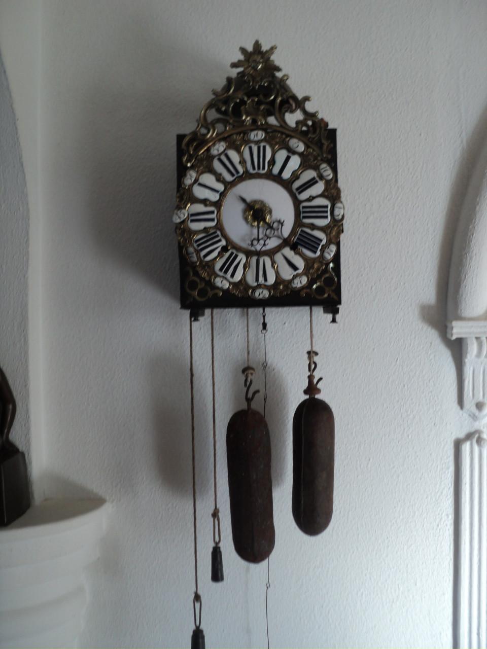 Prachtige kleine antieke comtoise klok type cartouche anno 1760