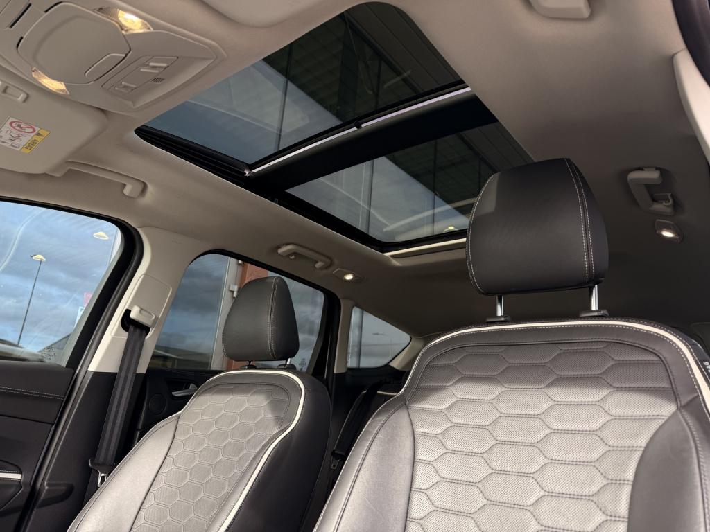 Ford Kuga 2.0 vignale | sony audio | stoel/stuur verwarming | acc | pano | 