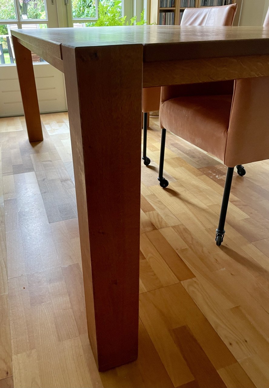 MASSIEF EIKEN EETTAFEL