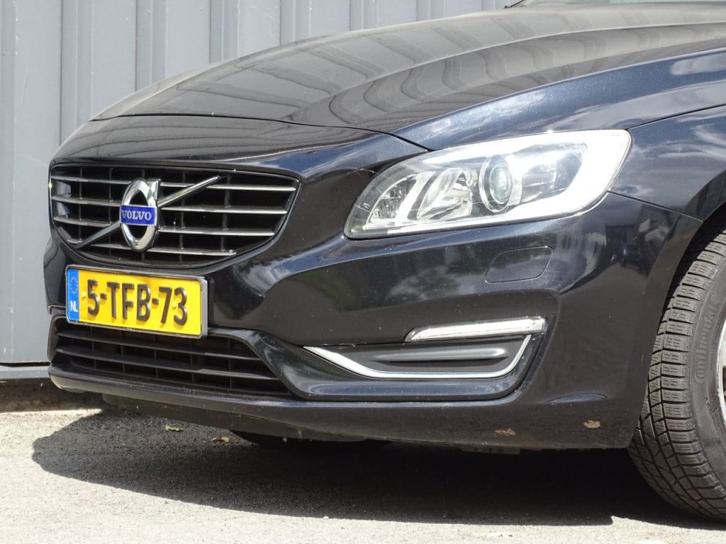 Volvo V60 2.4 d6 awd plug-in hybrid summum | xenon | leder | memory | pdc