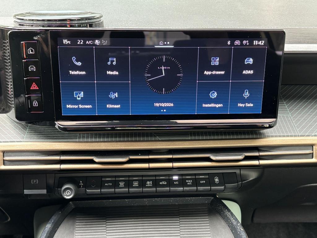Lancia Y(psilon) 1.2 turbo hybrid 100pk edct6 lx camera| digital dash.|dode