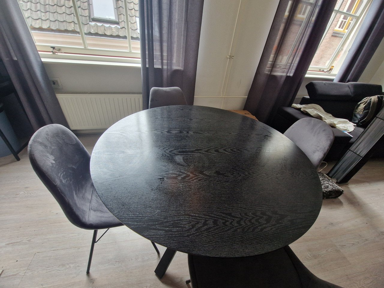 Eetkamertafel met 4 stoelen