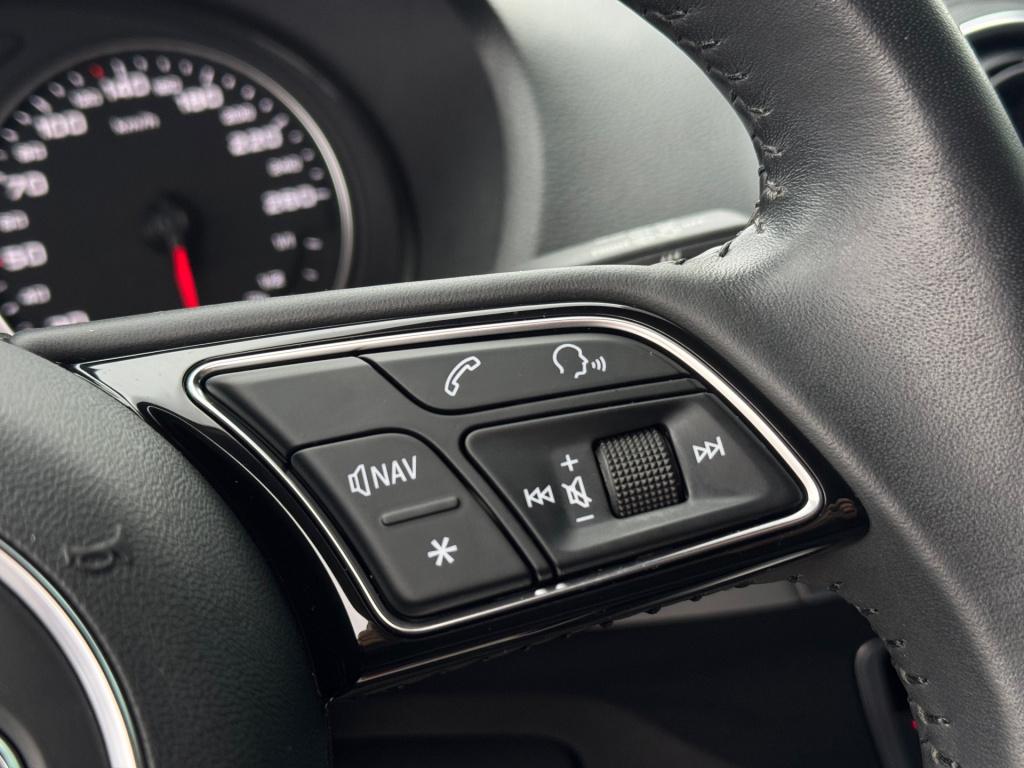 Audi Q2 35 tfsi sport * black pack * keyless * matrix led * stoelverwarming