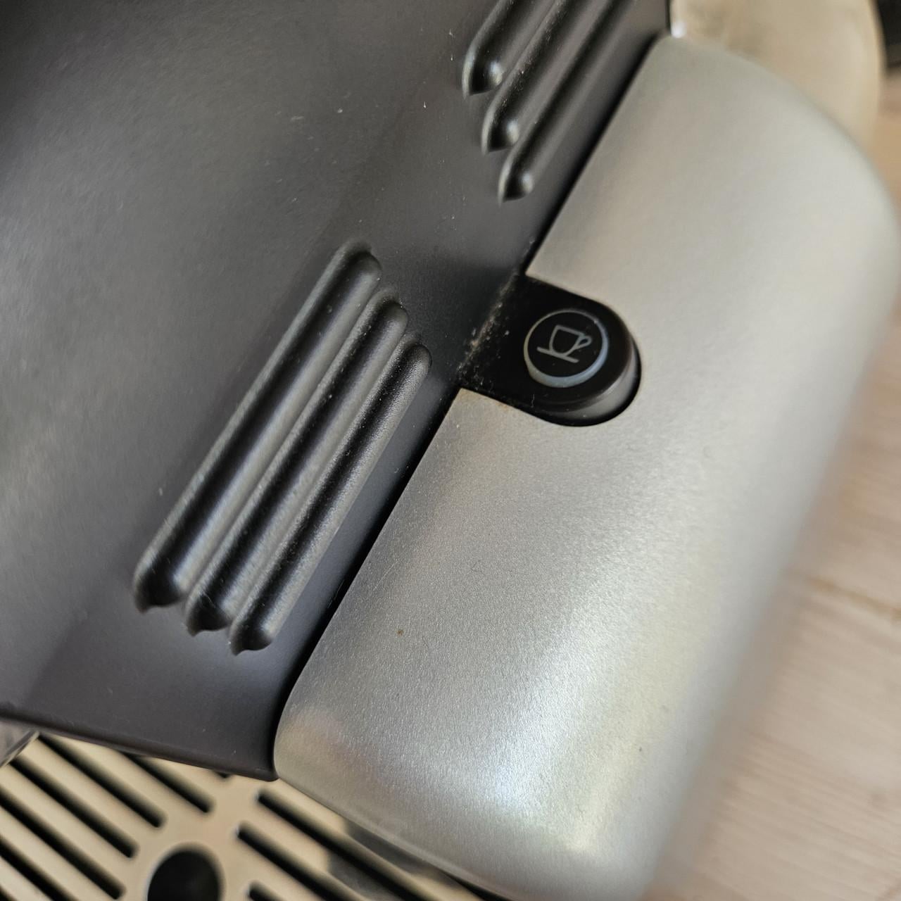 Goed werkend Nespresso koffiezetapparaat met extra's