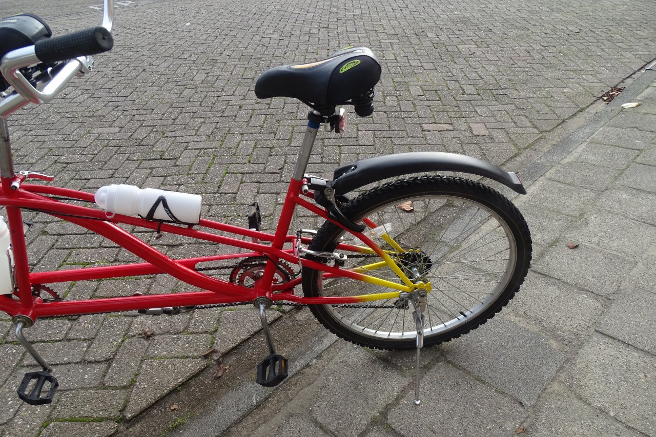 Praktisch nieuwe (Sport-)tandem te koop + Gazelle damesfiets