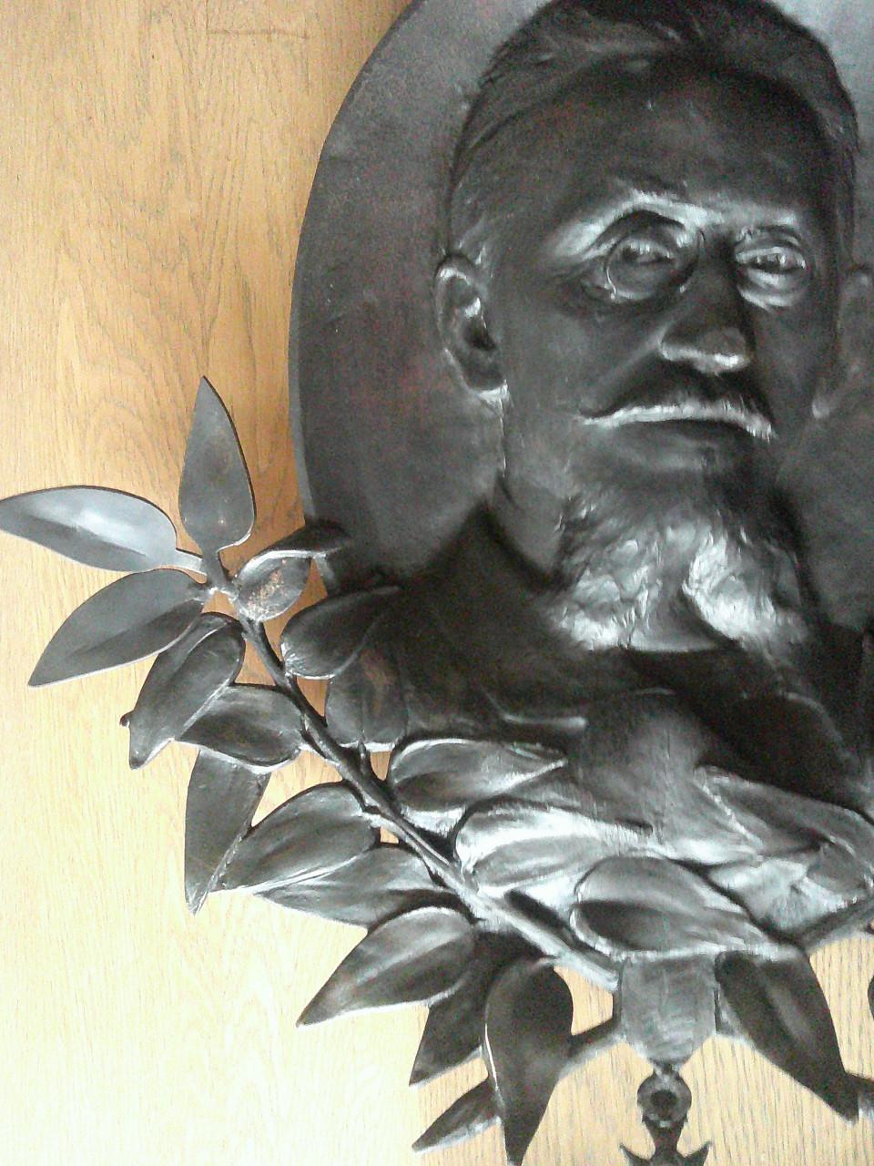 GROTE BRONZEN PLAQUETTE 1906, GESIGNEERD A.MASSELOT