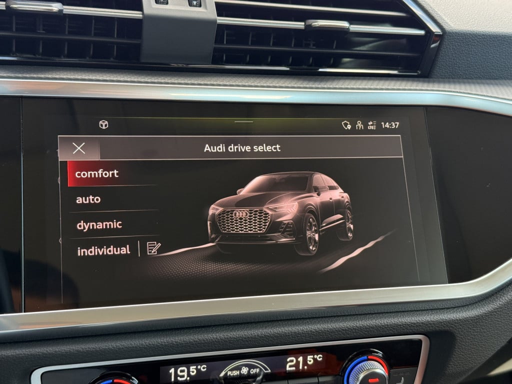 Audi Q3 sportback 45 tfsi e s-line | phev | matrix | stoelverwarming | digi