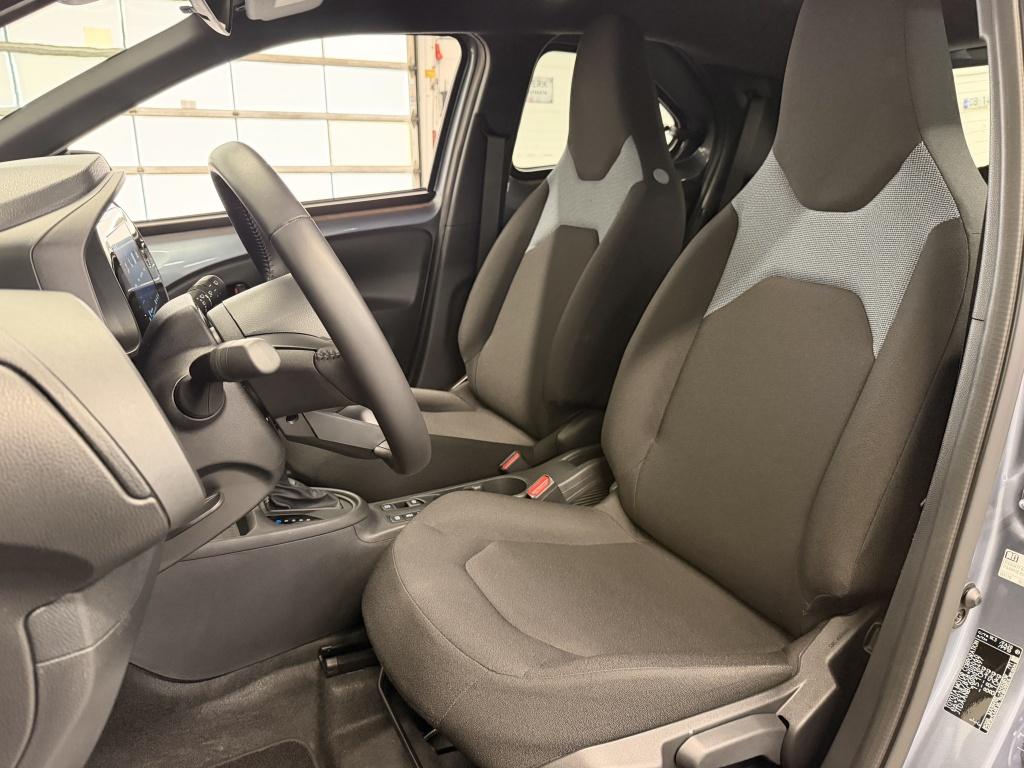 Toyota Aygo X hybrid 115 play
