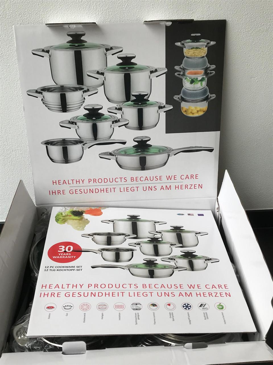 Pannenset 12 delig nieuw in de doos
