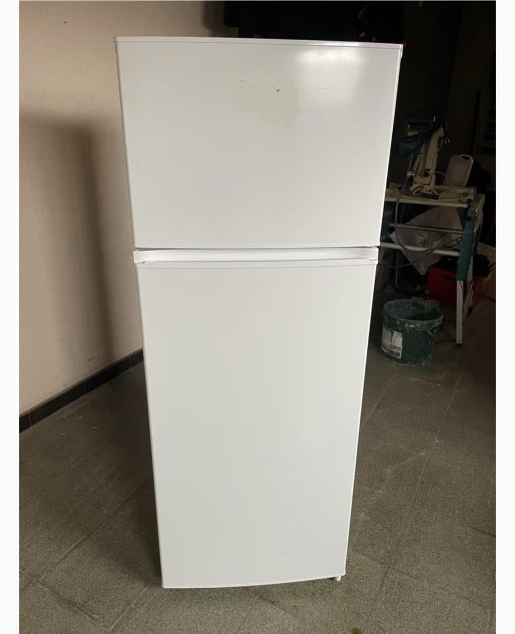 Siemens Koelkast met vriezer 140x56x60 cm. HBD.