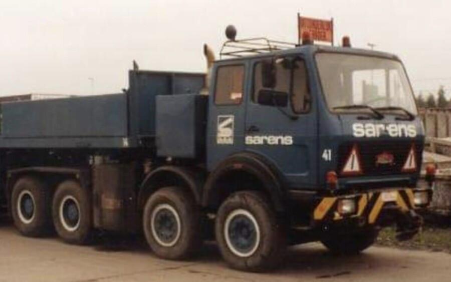 Titan zwaar transport truck van Sarens Nieuw in OVP