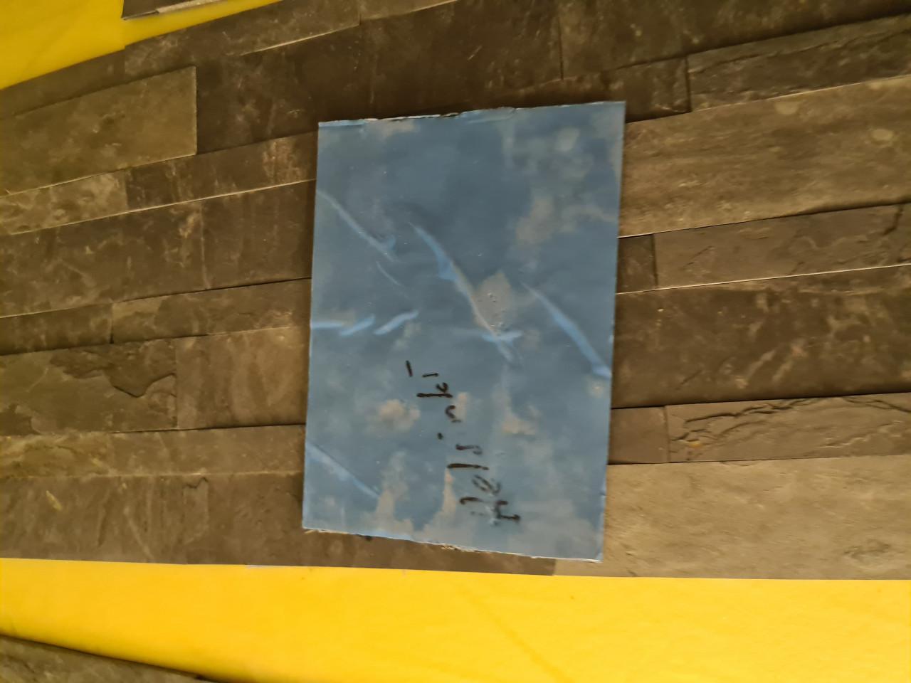 Natuursteenstrips zelfklevend bieden!