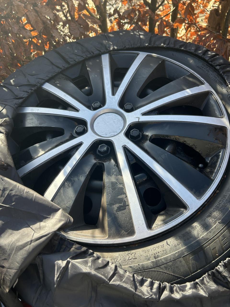 Winterbanden Michelin met velgen en hoezen