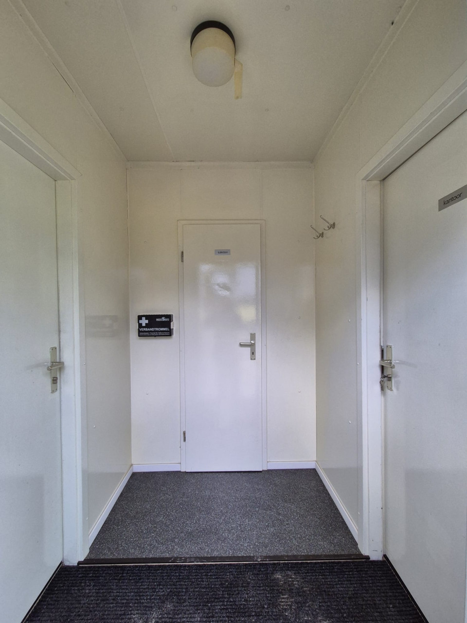 Bouwkeet / kantoorunit / directiekeet / woonunit 9x3m