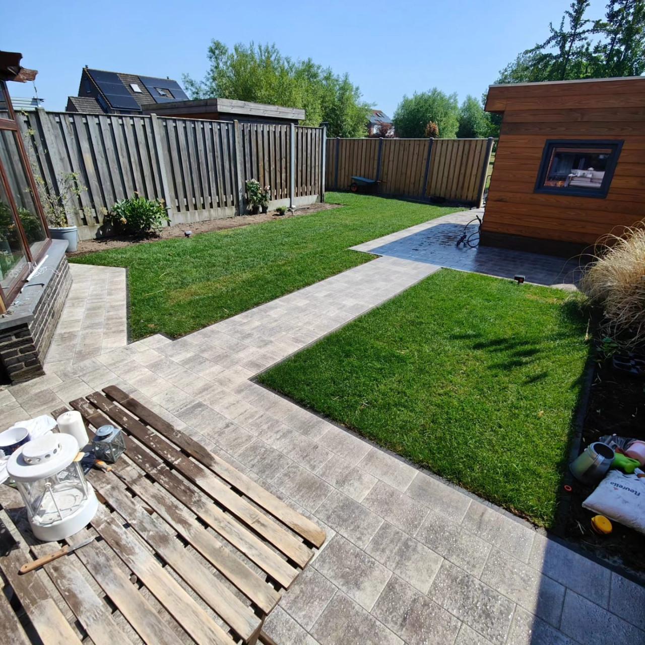 Tuinaanleg • Onderhoud • Bestrating • Schuttingen