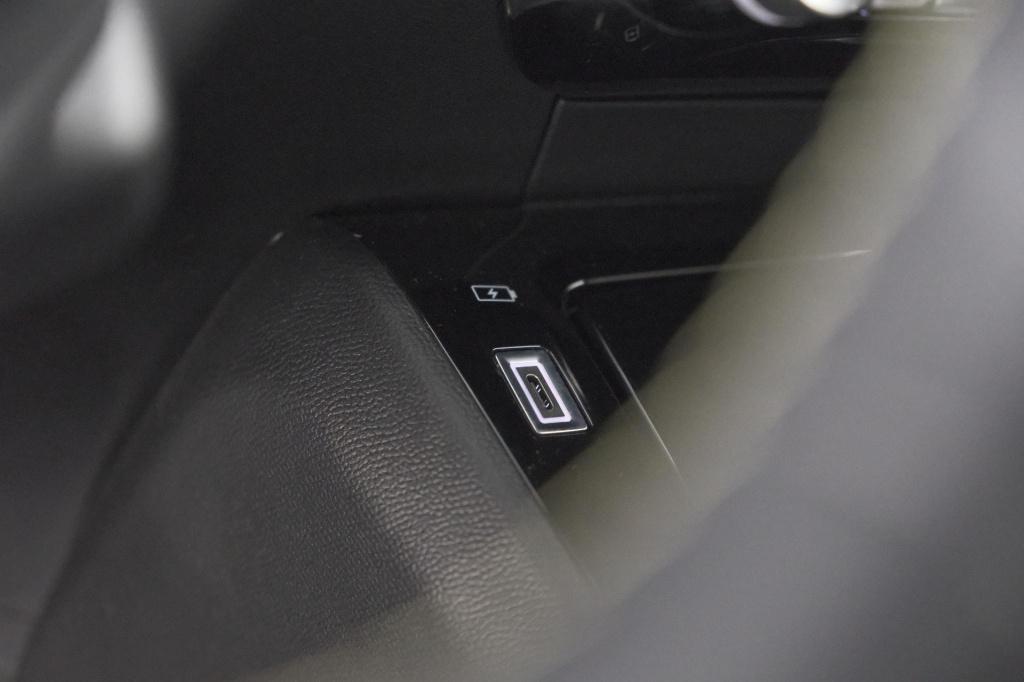 Peugeot 2008 1.2 hybrid 145 gt | camera | apple carplay | parkeersensoren