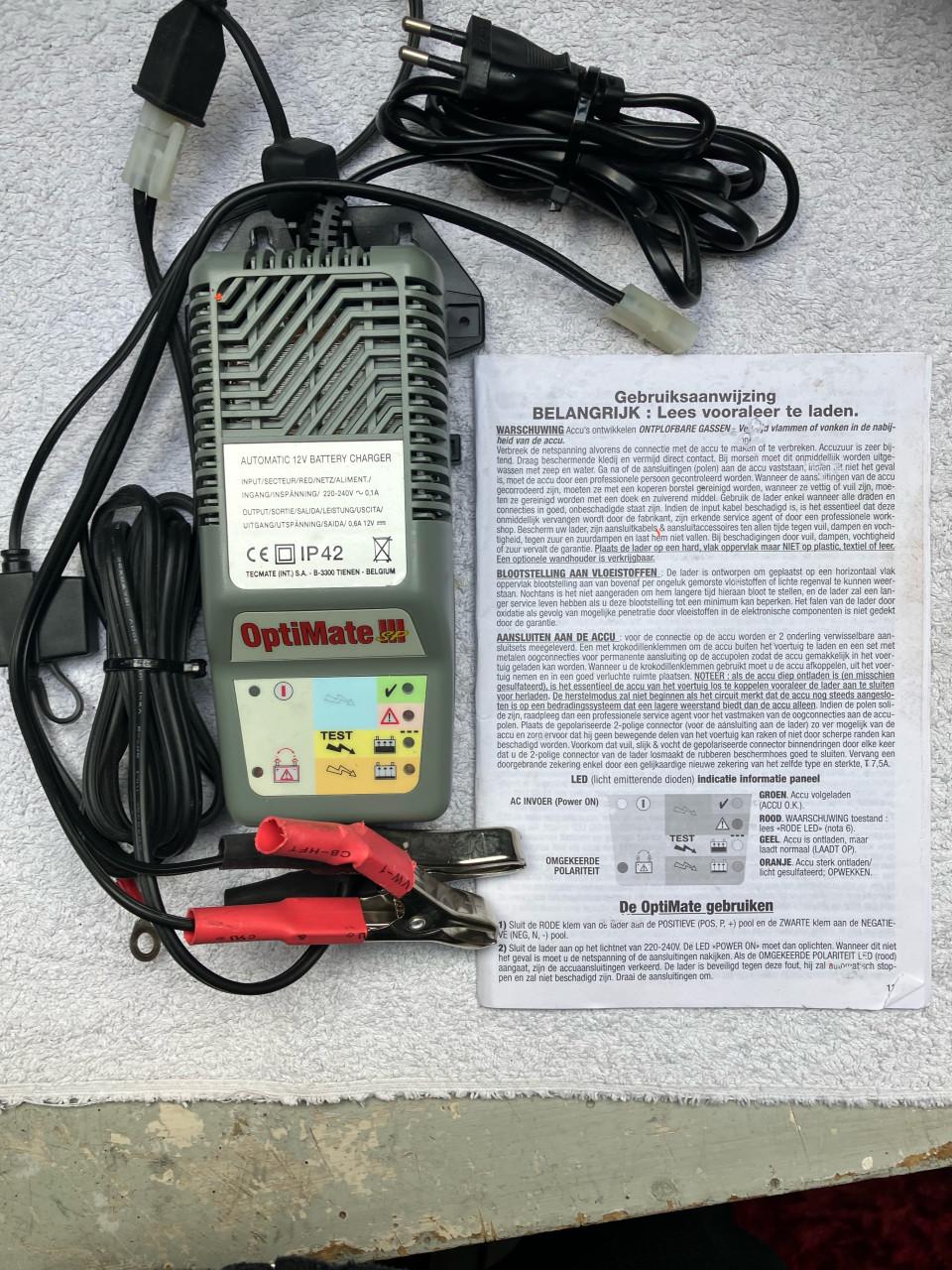 Optimate 12 volt acculader