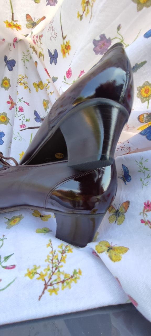 Nieuw - Dames Miss Lady leren pumps maat 42.5, Vibram zolen, sterke hakken
