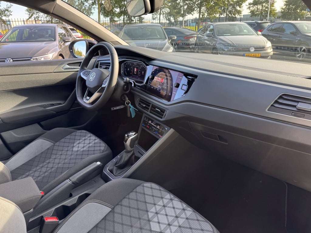 Volkswagen Taigo 1.0 tsi r-line * panoramadak * carplay * acc * clima