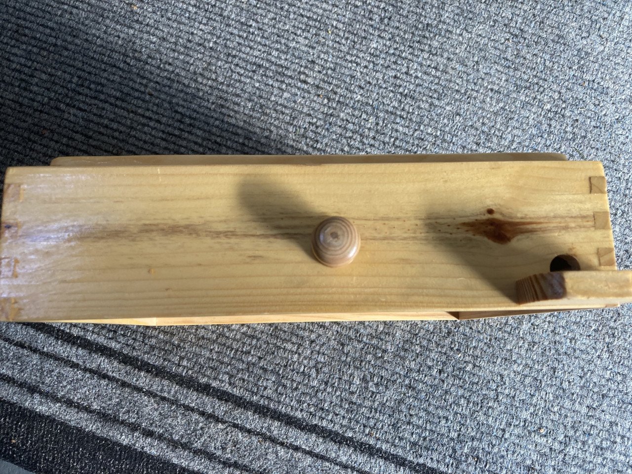 Vintage antiek houten flipperspel De Speeltuin en recent knikker labyrinth