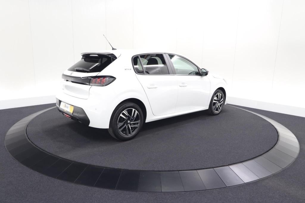 Peugeot 208 1.2 puretech style | parkeersensoren | navigatie | apple carpla
