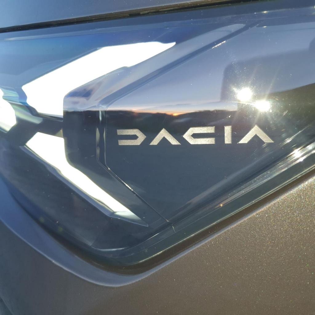 Dacia Duster 1.6 hybrid 140 expression automaat