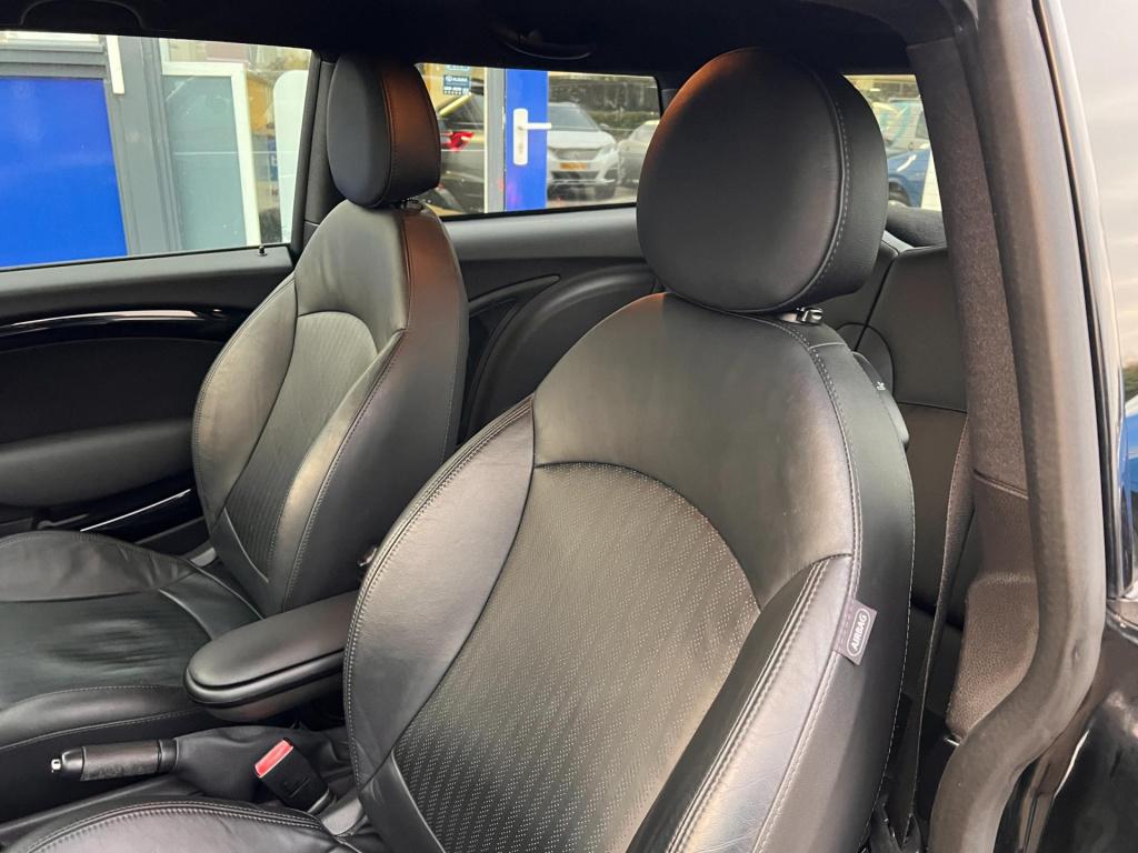 Mini Cooper mini 1.6 10 years ii, navigatie, leer, lm velgen enz...