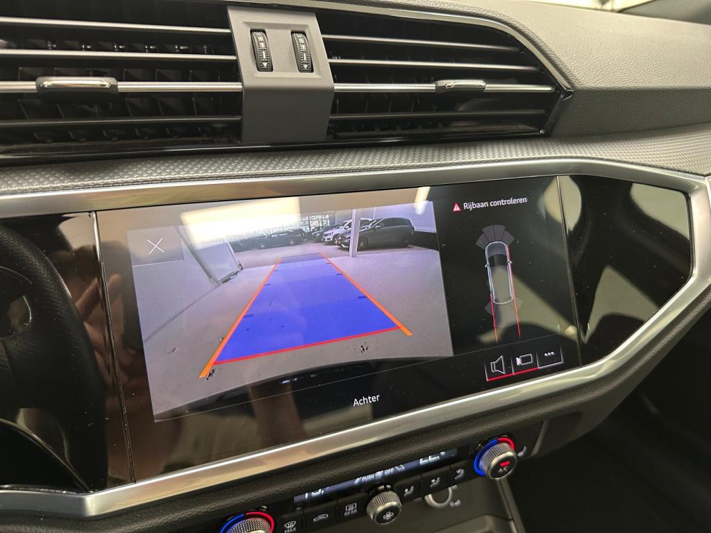 Audi Q3 45 tfsi e s edition | panoramadak | keyless entry | adaptief cc. |