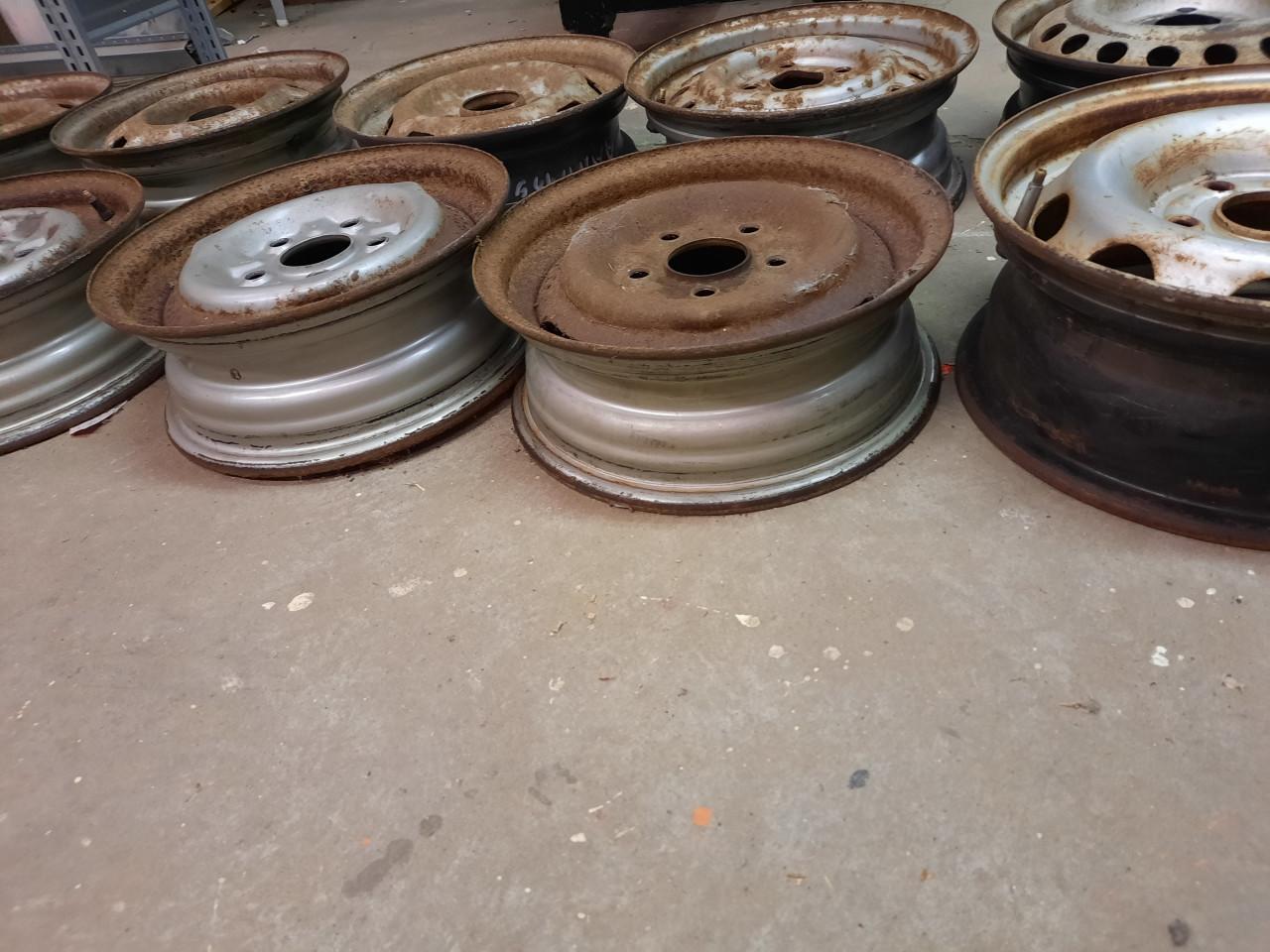 Diverse banden, velgen, spatborden aanhanger aanhangwagen kar trailer