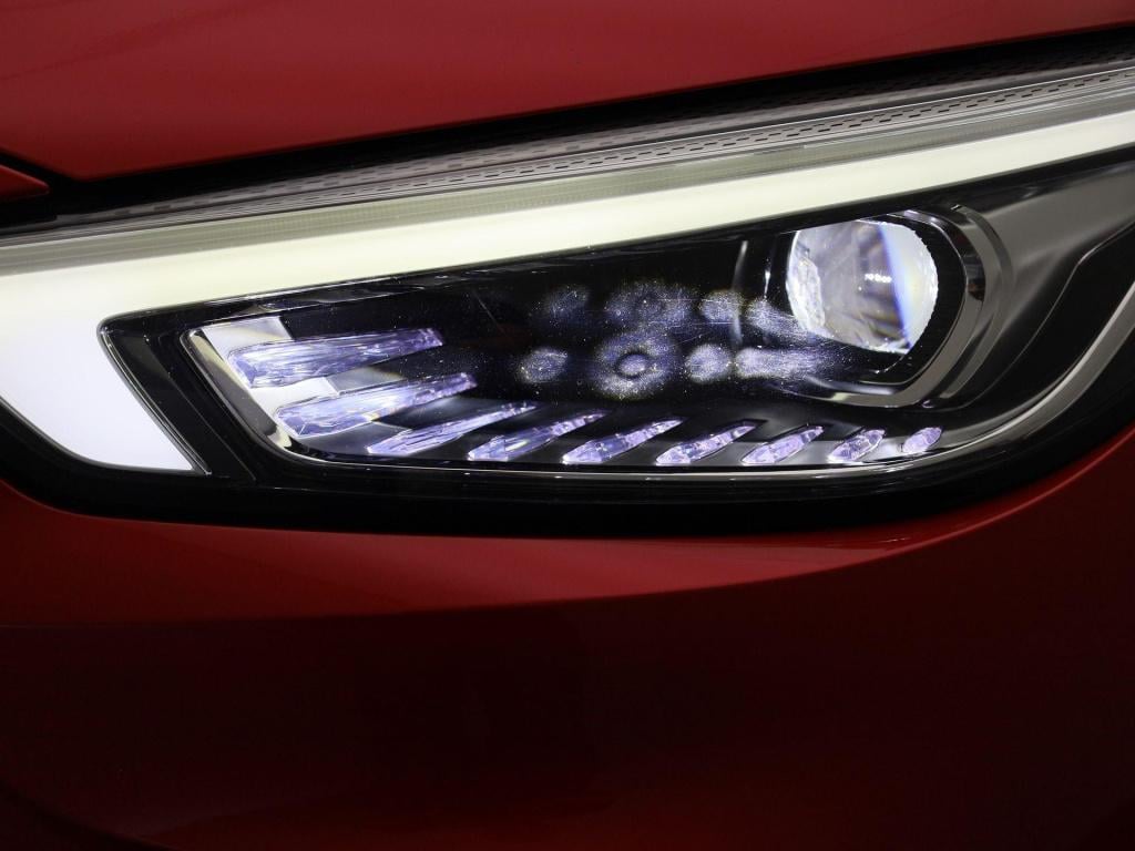 MG Zs Ev long range luxury 70 kwh | leder | panoramadak | led koplampen | 3
