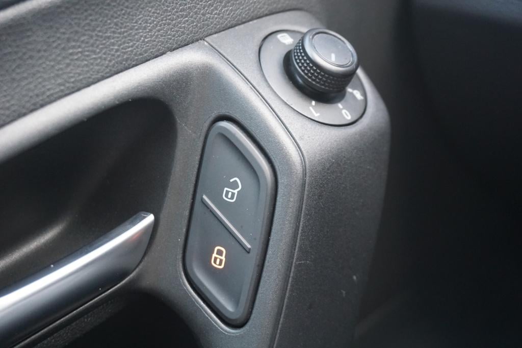 Volkswagen Polo 1.0 comfortline edition airco / elektr. ramen / lm velgen