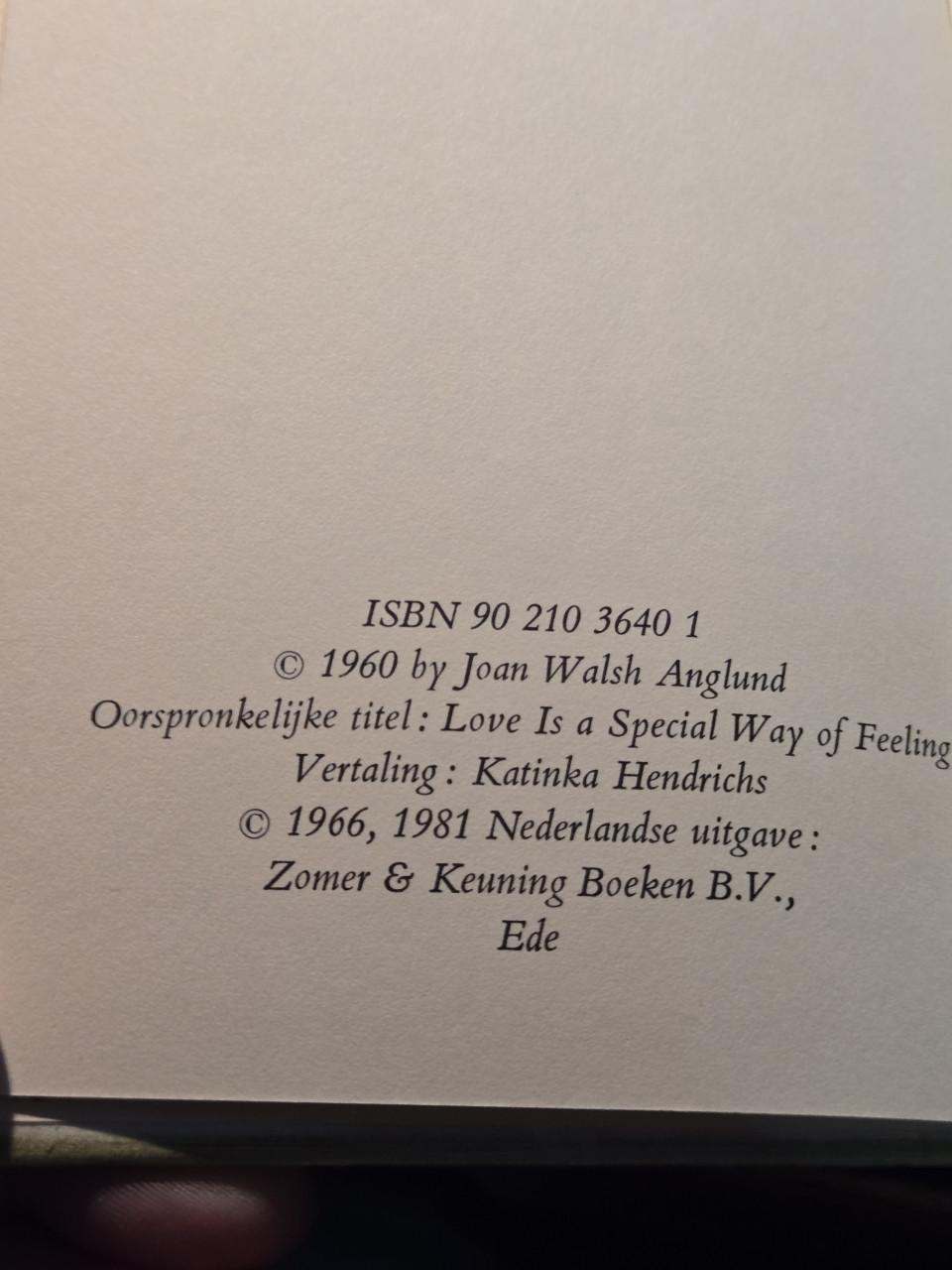 Twee vintage boeken van Joan Walsh Anglund,