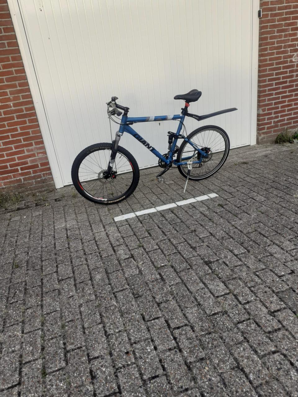 Giant Full Suspension MTB 18-Speed Schijfremmen 26 inch/ Framehoogte 56 cm