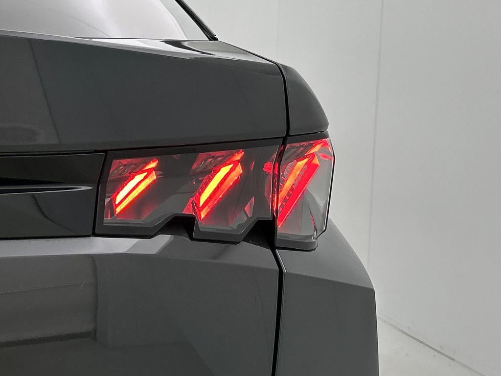 Peugeot 3008 1.2 hybrid 145 gt | rijklaar |