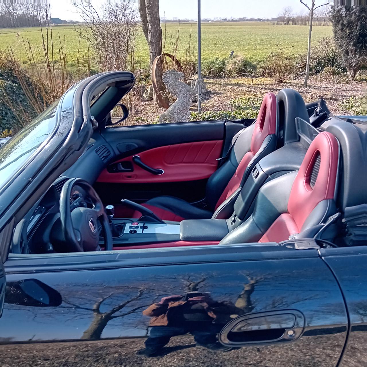 Honda S2000 2005 123.000 km. Zwart / Rood leer