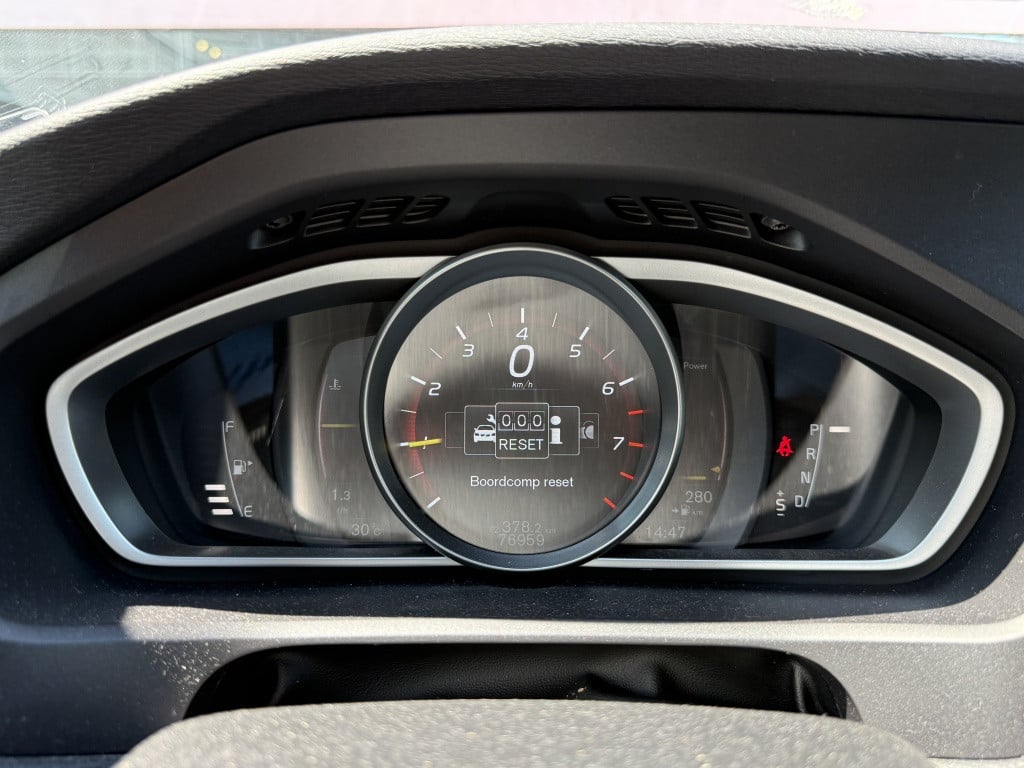 Volvo V40 t3 153pk aut6 polar+ sport| panodak| camera| h&k sound| trekhaak