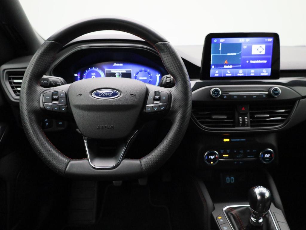 Ford Focus wagon 1.0 ecoboost hybrid st line x business trekhaak - all-weat